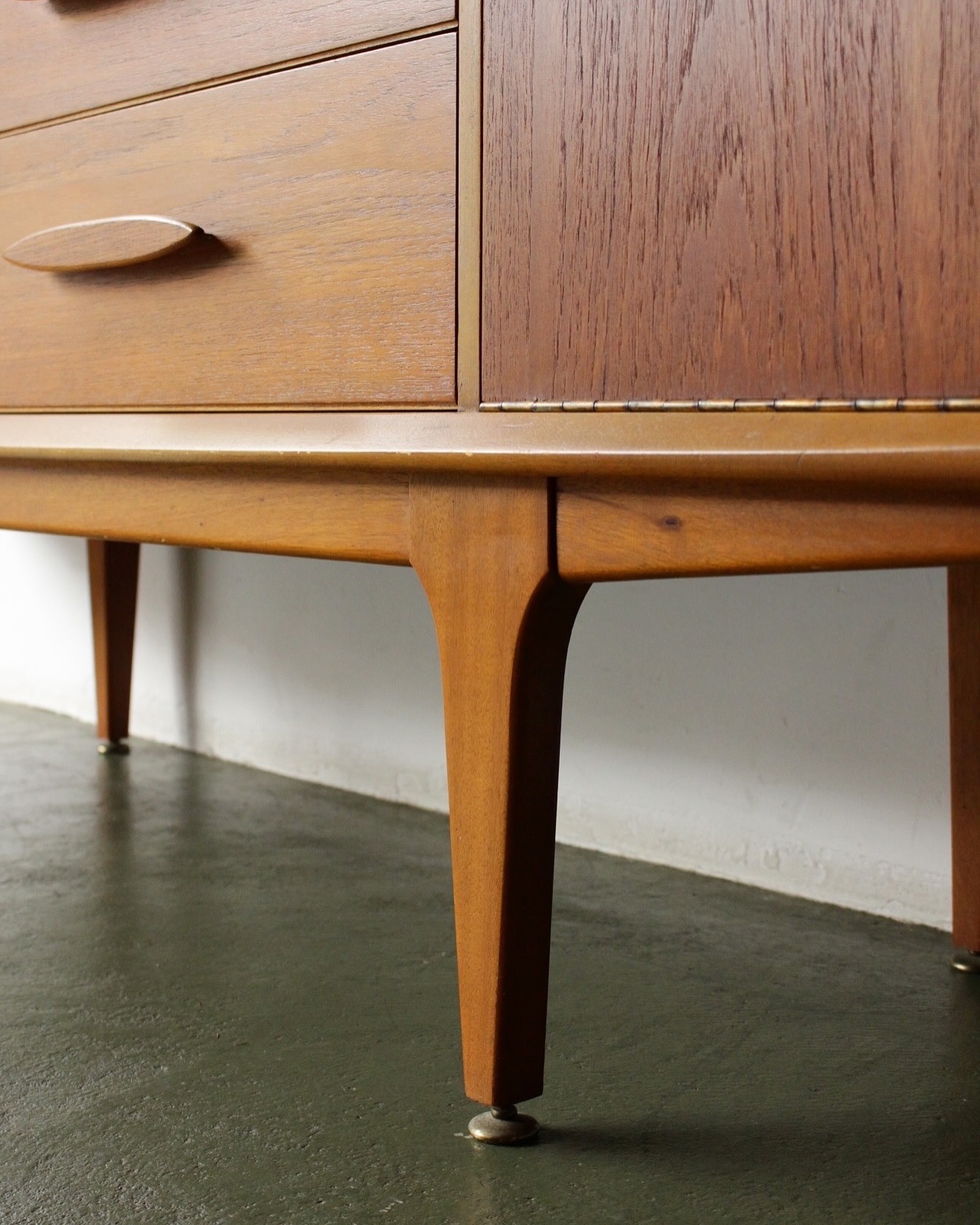 Jentique Sideboard (W1830mm) – transista